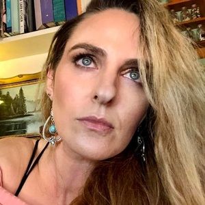 Meet your Posher, Liz